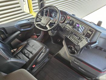 S580 V8 / 8x4 / FASSI 115 t/m CRANE / RETARDER
